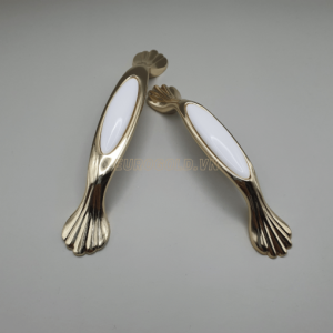 Tay nắm tủ Eurogold BH1802