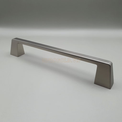 Tay nắm tủ Eurogold BH1805