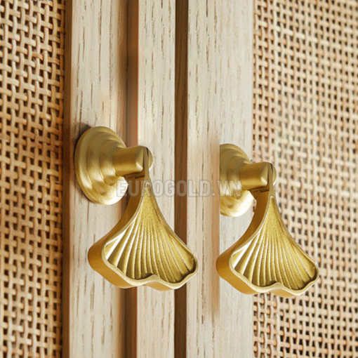 Tay nắm tủ đồng nguyên chất hình lá BHER7