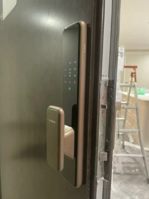 KHÓA CỬA VÂN TAY BOSCH EL600 DE MÀU VÀNG - 151424 bosch el600 gold plus app dt 11