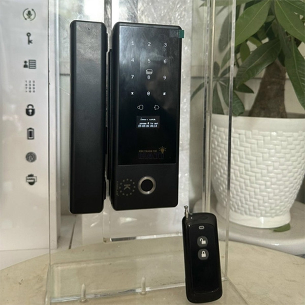HÌNH ẢNH THỰC TẾ CỦA KHÓA ĐIỆN TỬ CỬA KÍNH KASSLER KL 569 APP REMOTE