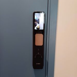 KHÓA VÂN TAY NHẬN DIỆN FACE ID BOSCH FU8 PLUS MÀU ĐỒNG  - IMG 7759