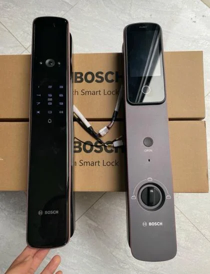 HÌNH ẢNH THỰC TẾ CỦA KHÓA CỬA VÂN TAY BOSCH EL800 VF DE FACE ID APP WIFI