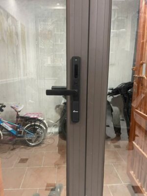 Khoá vân tay cửa nhôm Demax El699 Lux BL App wifi - Chống nước của Đức - z6103500945098 6dbedb90eb92286428ec5ef7f106e6c7 3