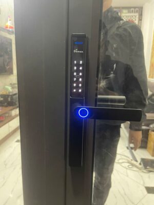 Khoá vân tay cửa nhôm Demax El699 Lux BL App wifi - Chống nước của Đức - z6103500971092 25d47ff551509d92ffdd74122b0ab014 3