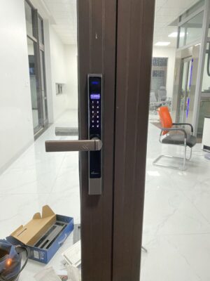 Khoá cửa nhôm thông minh Demax El588 GS của Đức - Chống nước - z6133014566147 4029a28898dbebef782053c3920e84b5