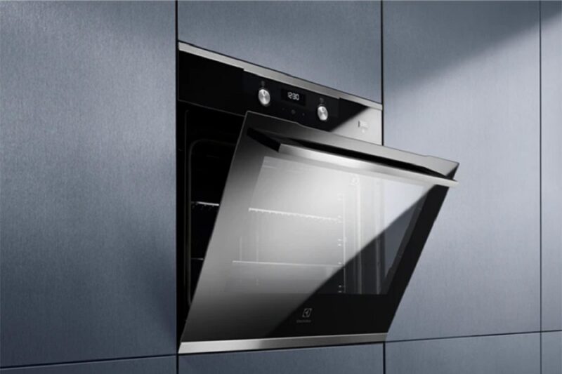 LÒ NƯỚNG ÂM TỦ ELECTROLUX KODEC75X 60CM ULTIMATETASTE 500 71L