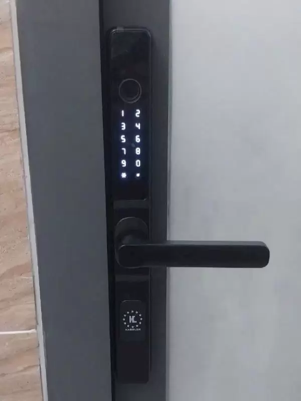 KHÓA VÂN TAY CỬA NHÔM KASSLER KL 68 BL REMOTE - 37 4
