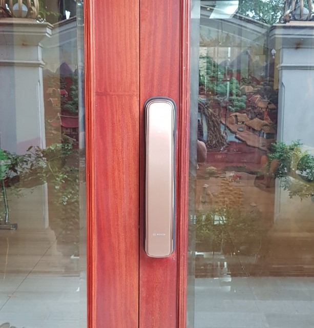 KHÓA CỬA VÂN TAY APP WIFI BOSCH EL800X EU AMBER GOLD