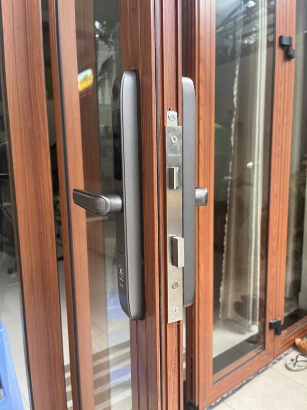 KHÓA VÂN TAY CỬA NHÔM KASSLER KL 599 RG APP - IMG 20240827 080801