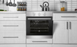 LÒ NƯỚNG ÂM TỦ ELECTROLUX RZB2110AAXA 60CM ULTIMATETASTE 300 53L - Lo nuong electrolux rzb2110aaxa
