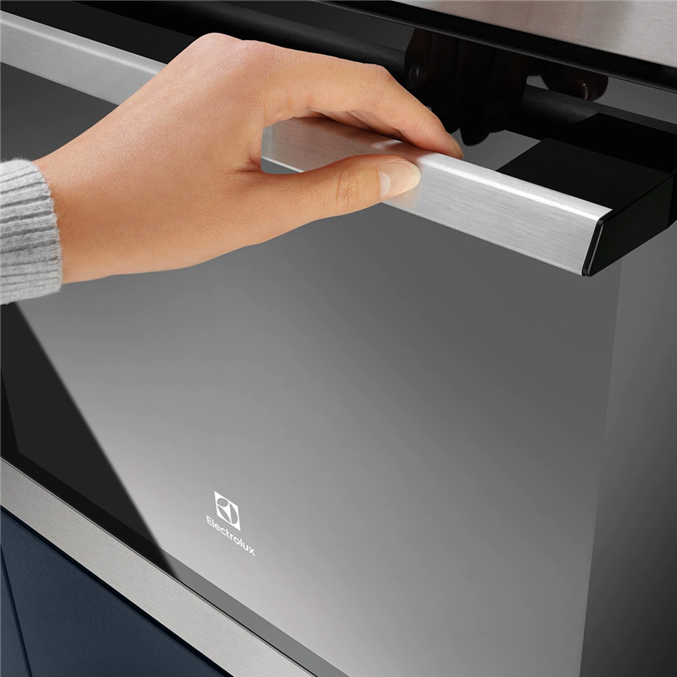 LÒ NƯỚNG ÂM TỦ ELECTROLUX EOC5400AOX TÍCH HỢP CHỨC NĂNG TỰ LÀM SẠCH 72L - ava lo nuong electrolux eoc5400aox 2 dXBsb2FkYXZhdGFy medium