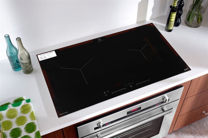 BẾP TỪ ÂM ELECTROLUX 2 VÙNG NẤU 70CM EHI7260BB - electrolux ehi7260bb 2 700x467 1