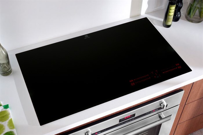 BẾP TỪ ÂM ELECTROLUX 4 VÙNG NẤU 80CM EIP8546 - electrolux eip8546 1 1 700x467 1