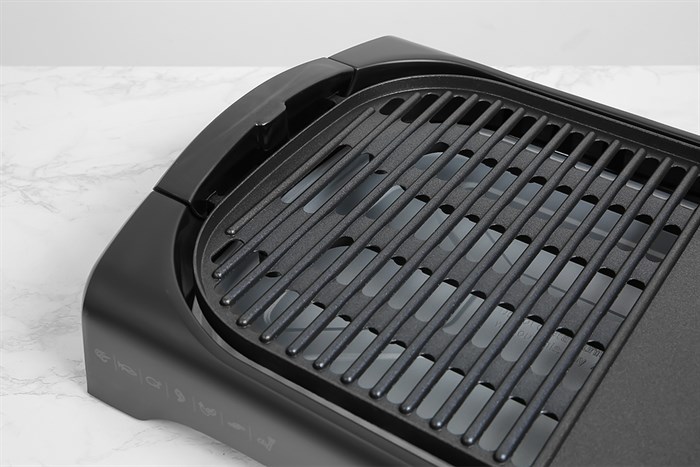 VỈ NƯỚNG ĐIỆN ĐỂ BÀN ELECTROLUX ETTG1-40BK - electrolux ettg1 40bk 2200w 5 700x467 1