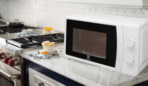 LÒ VI SÓNG ĐỂ BÀN ELECTROLUX 20L EMM20K18GWI - lo vi song electrolux emm20k18gwi 20l 4