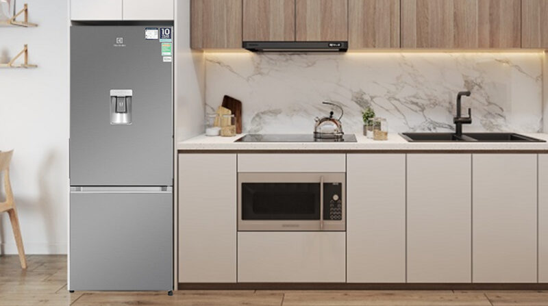 TỦ LẠNH ELECTROLUX NGĂN ĐÁ DƯỚI EBB3442K-A ULTIMATETASTE 300 308L MÀU BẠC ( CÓ NGĂN ĐÔNG MỀM)