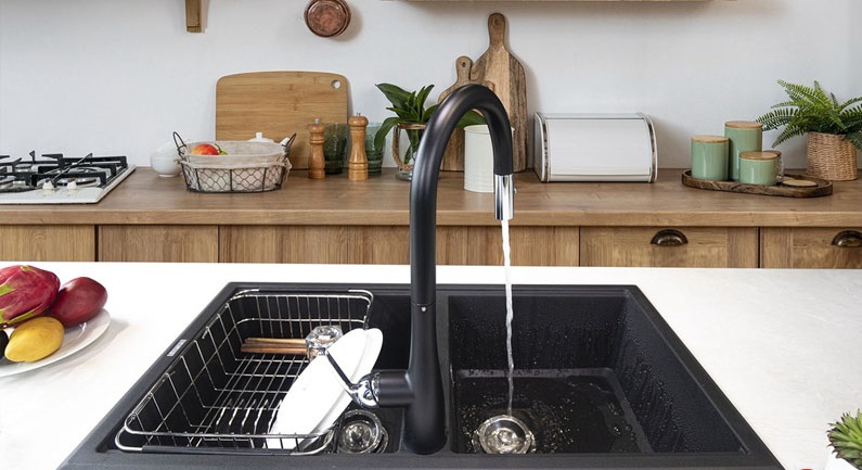 VÒI RỬA BÁT DÂY RÚT KONOX CURVA BLACK - G