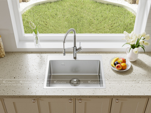 VÒI RỬA BÁT DÂY RÚT KONOX GUSTA - lap dat thuc te voi rua bat rut day konox gusta