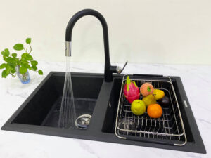 VÒI RỬA BÁT DÂY RÚT KONOX CURVA BLACK - voi rua bat rut day konox curva chrome phien ban mau den 1