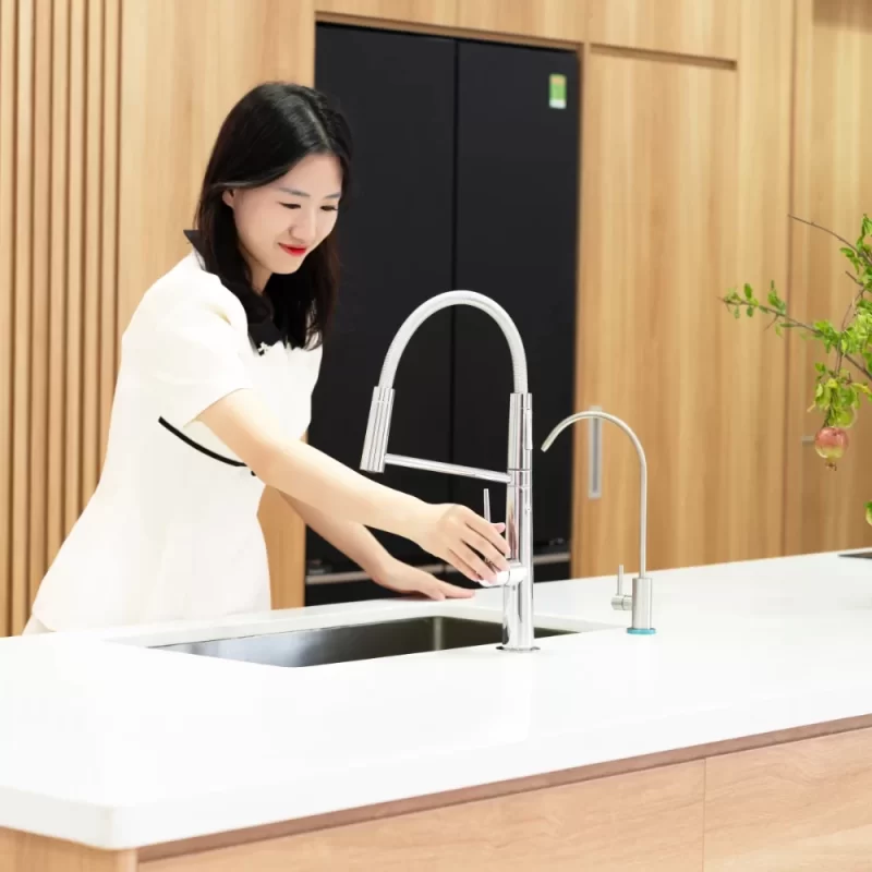 HÌNH ẢNH THỰC TẾ CỦA VÒI RỬA BÁT CẦN MỀM NOBILI LEVANTE NB303