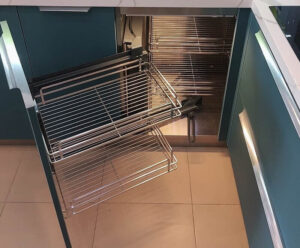 GIÁ LIÊN HOÀN NAN INOX 304 RAY GIẢM CHẤN EUROGOLD ELD101L - gia lien hoan eurogold ray am giam chan e1759720239521