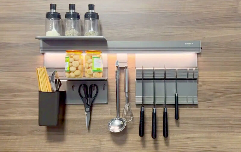 GIÁ TREO NGOÀI CAO CẤP ĐÈN LED EUROGOLD EVM700 - gia treo ngoai cao cap co den led eurogold evm700